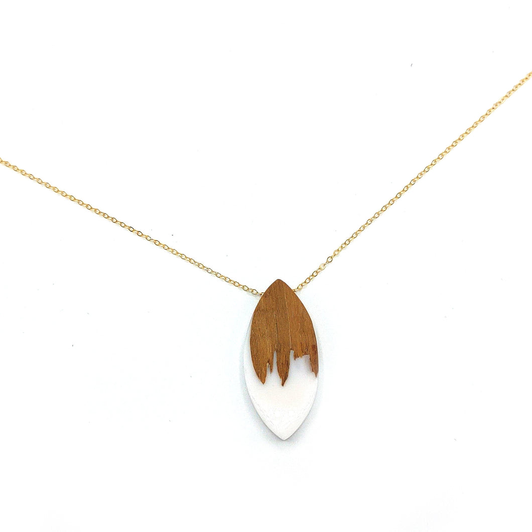 White Wood Resin Dainty Gold Rolo Necklace